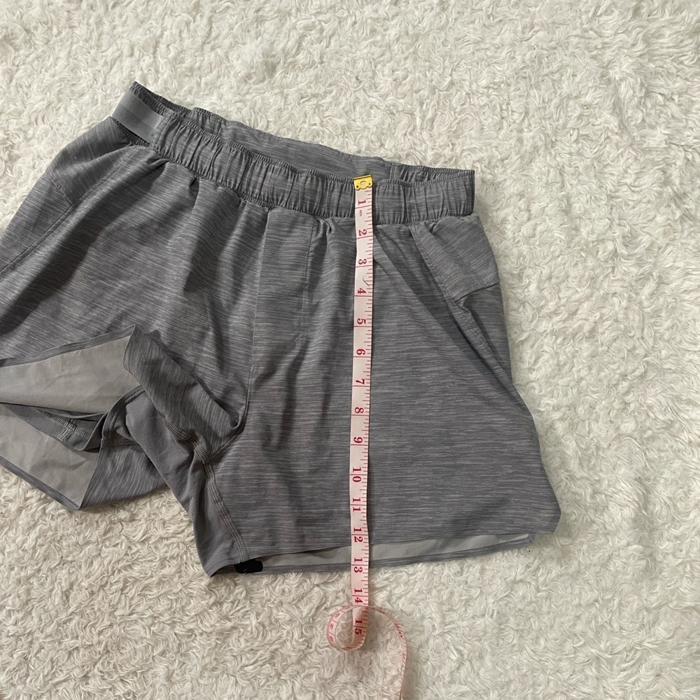 Lululemon men’s Gray men’s Shorts - Picture 6 of 11